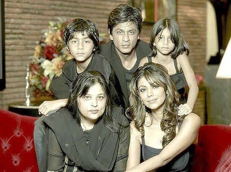 Rare and Unseen pictures of Shahrukh Khan and his sister Shehnaz